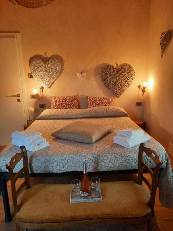 Villa Laura Castellinaldo Стая снимка