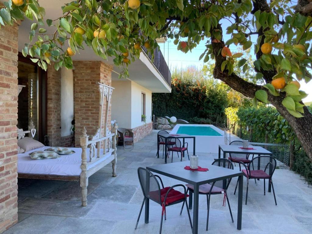 Villa Laura Castellinaldo Екстериор снимка