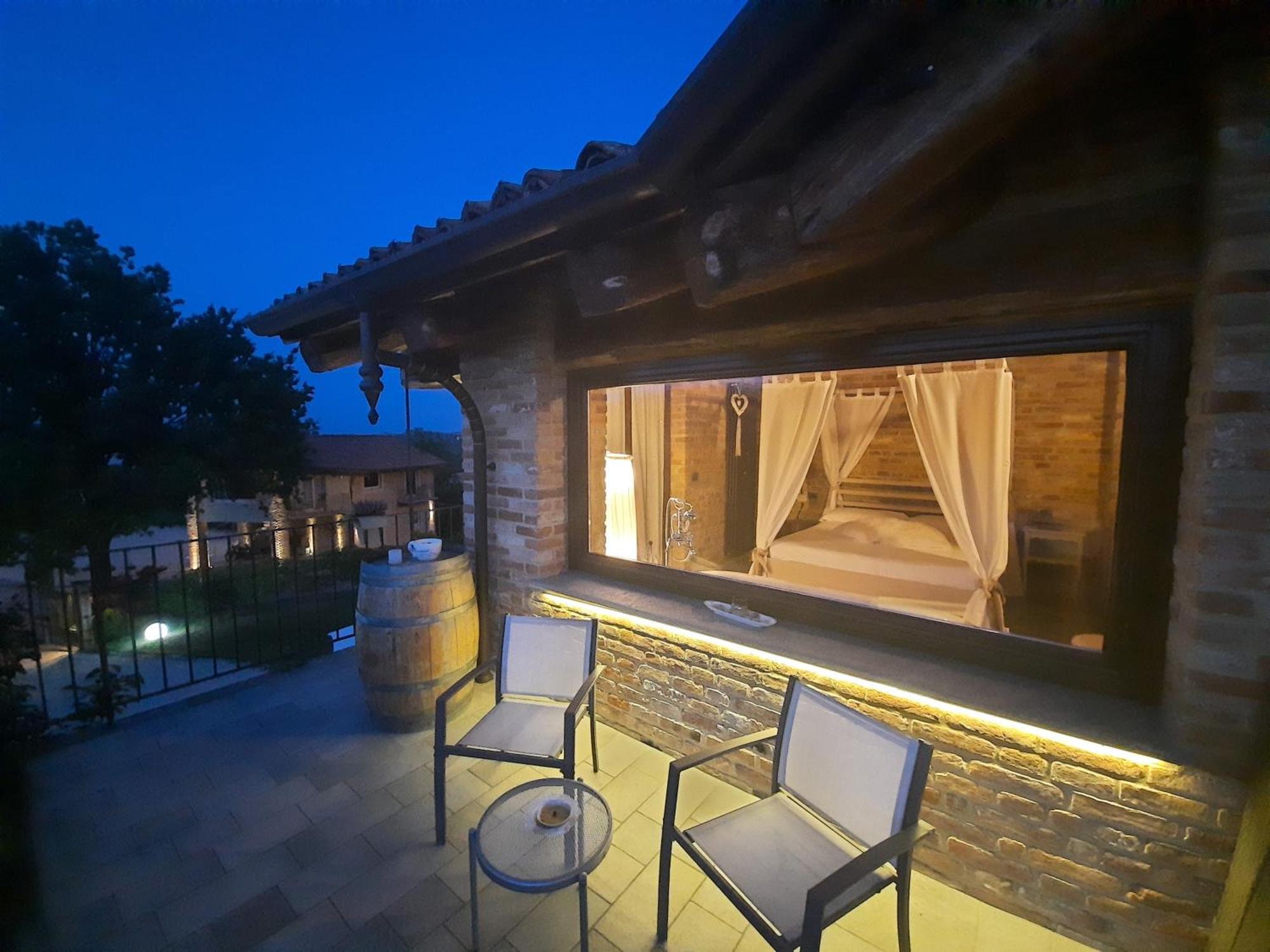 Villa Laura Castellinaldo Стая снимка