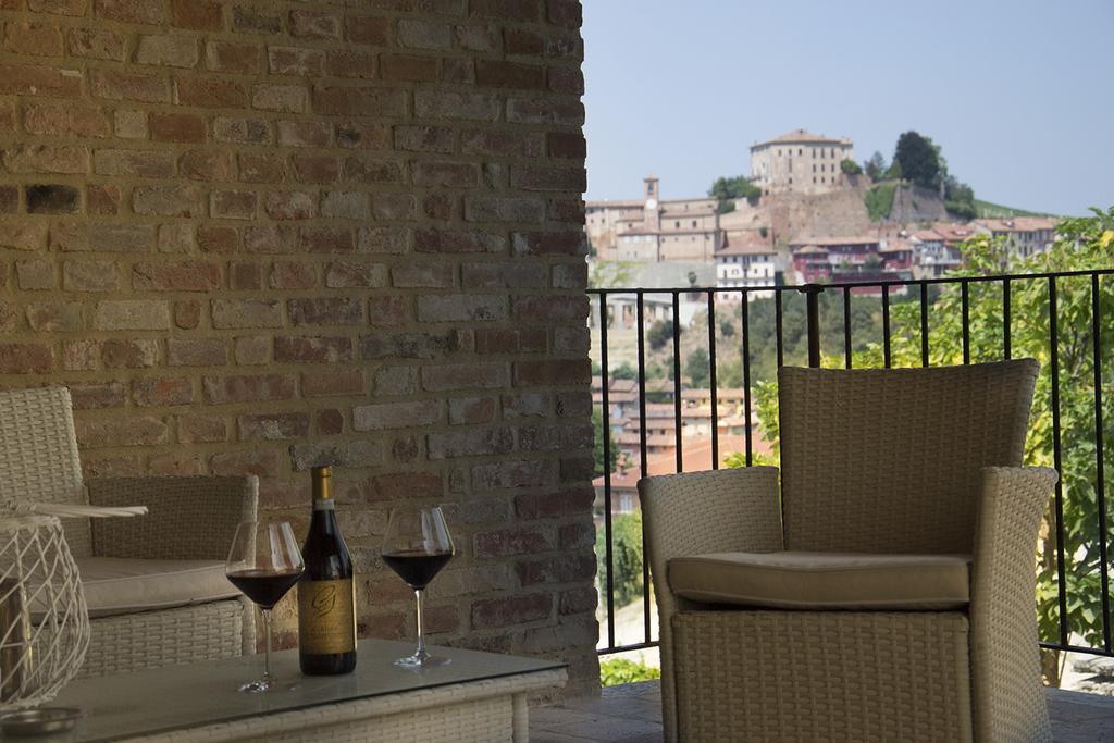 Villa Laura Castellinaldo Екстериор снимка