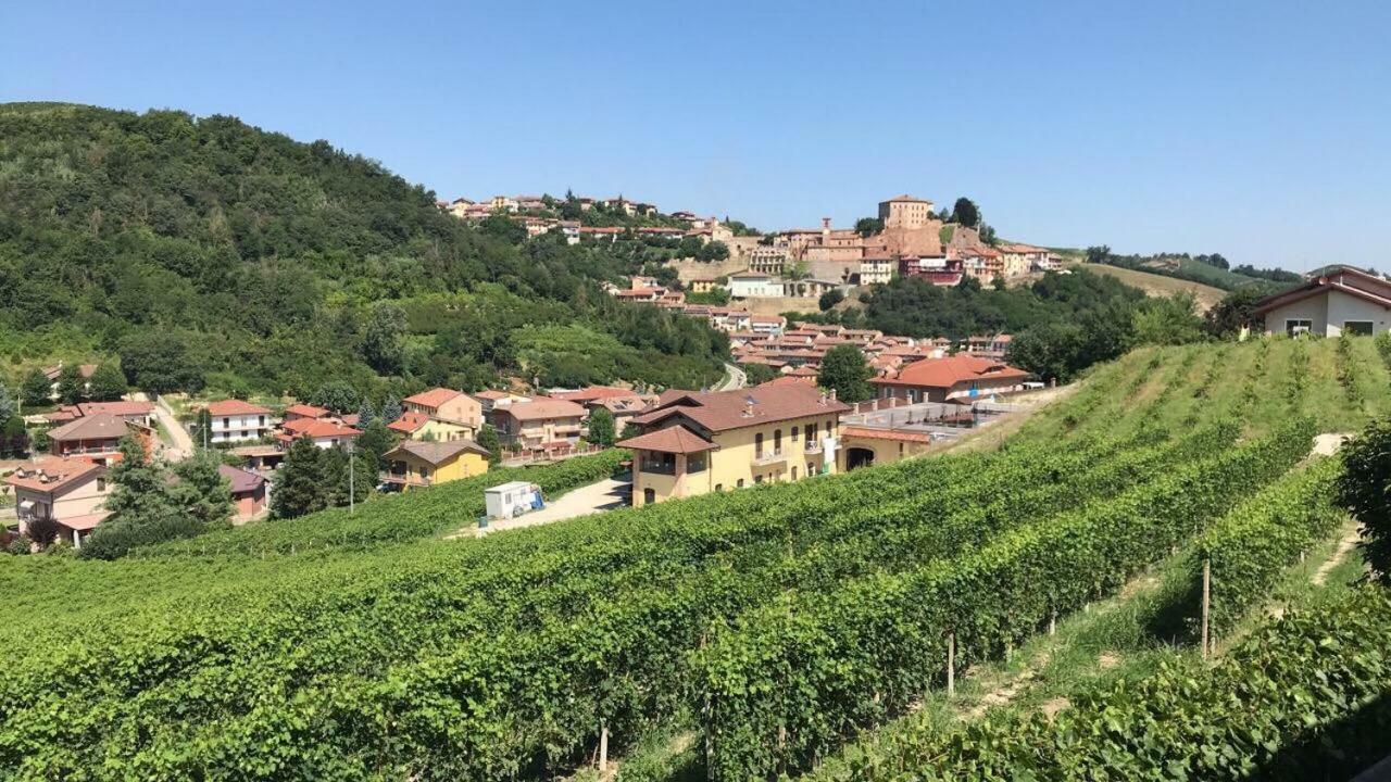 Villa Laura Castellinaldo Екстериор снимка